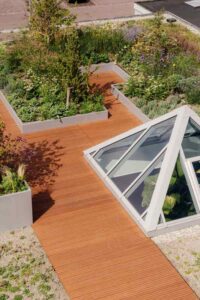Makers of Sustainable Spaces, oftewel MOSS, is een groen architectuurbedrijf en specialist in gebouw-gebonden groen.