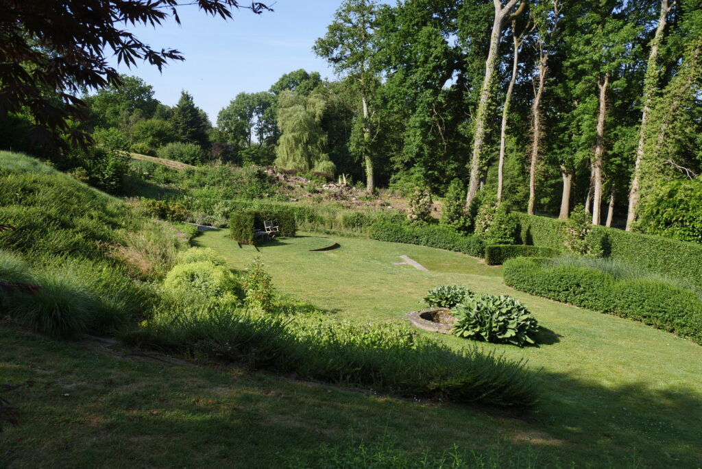 Gagnant du Concours de l'Entrepreneur de Jardins de Wallonie : Henrion Jardins SRL : Plongeon maîtrisé sur l’étang